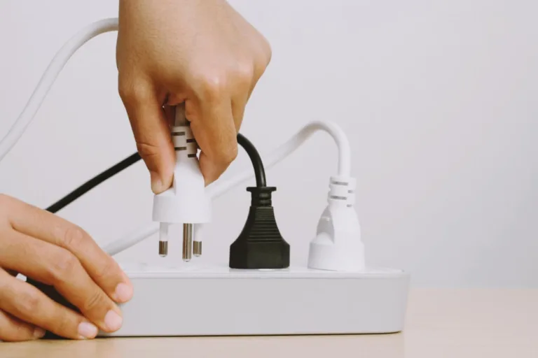 średnie zużycie prądu w mieszkaniu na miesiąc