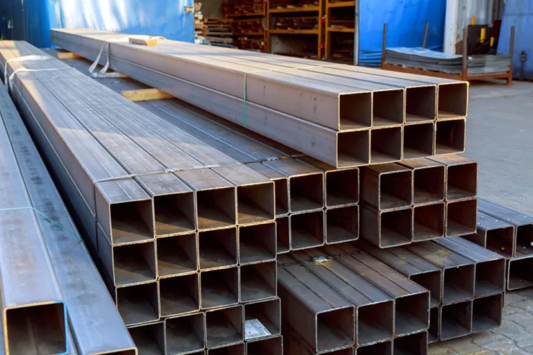 Jak zabezpieczyć zamknięte profile stalowe kwadratowe przed korozją?