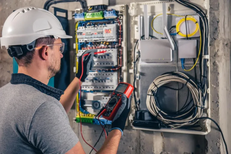 Jak zostać elektrykiem?